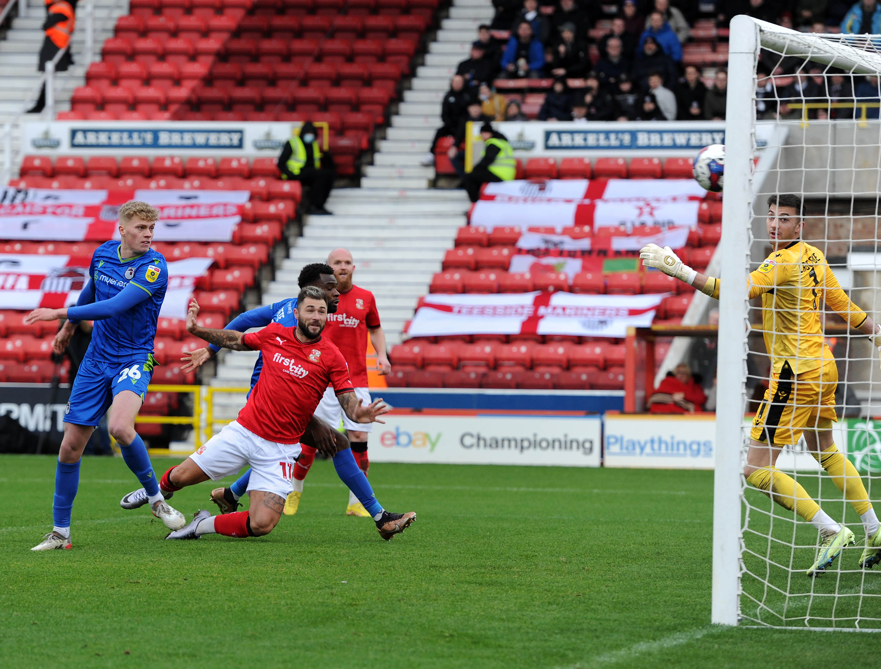 MATCH REPORT: Swindon (5) Grimsby Town (0)